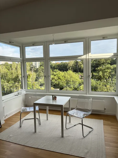 UNTERMIETE (12 Monate): Möblierte 2-Zimmer-Wohnung direkt am Lietzensee, Berlin-Charlottenburg — photo 1